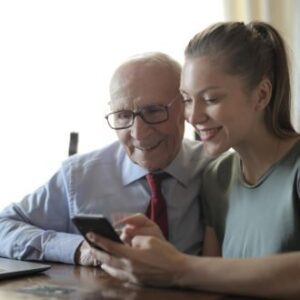 Die besten, kostenlosen Notfall Apps für Senioren | Pro Aging Welt